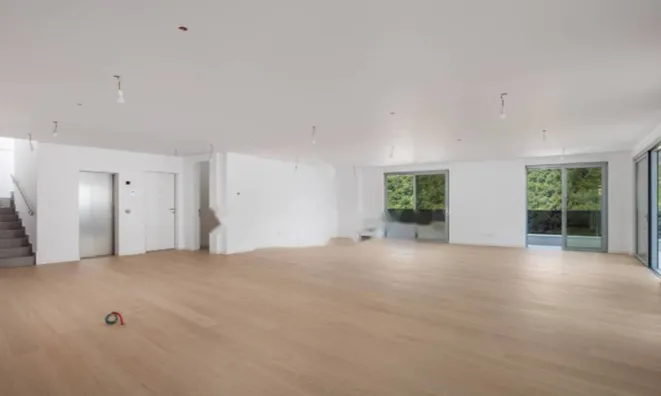 Недвижимость Четырехкомнатная квартира Центр: 20