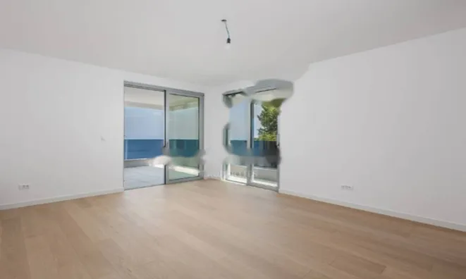 Недвижимость Четырехкомнатная квартира Центр: 25