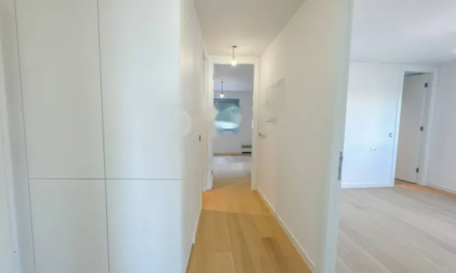 Недвижимость Трехкомнатная квартира в центре: 9