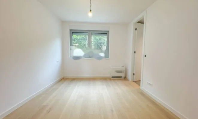 Недвижимость Трехкомнатная квартира в центре: 18