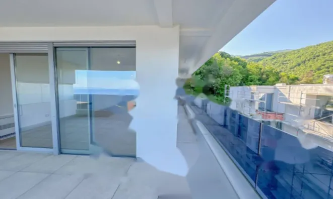 Недвижимость Трехкомнатная квартира в центре: 19