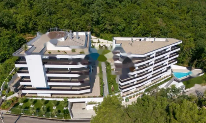 Недвижимость Трехкомнатная квартира в центре: 22