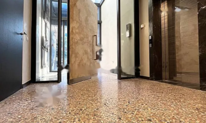 Недвижимость Трехкомнатная квартира в центре: 11