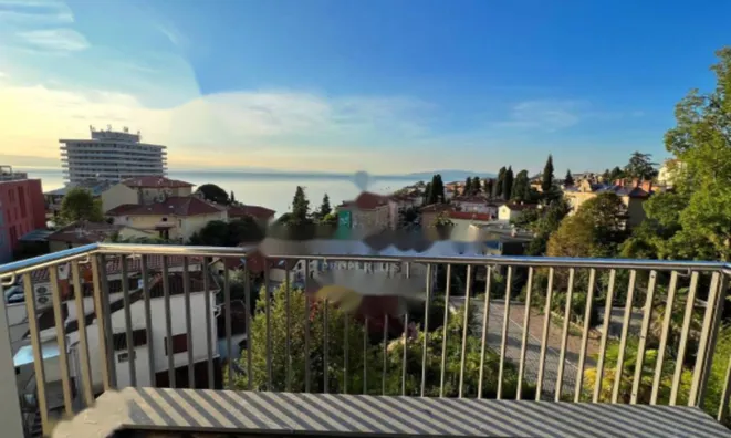 Недвижимость Трехкомнатная квартира в центре: 17