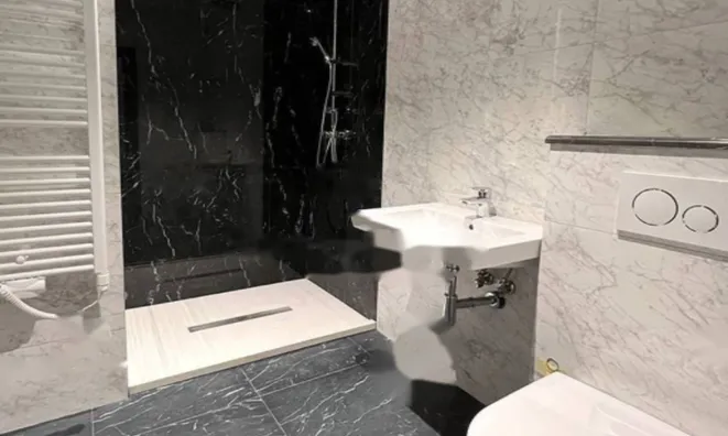 Недвижимость Трехкомнатная квартира в центре: 23