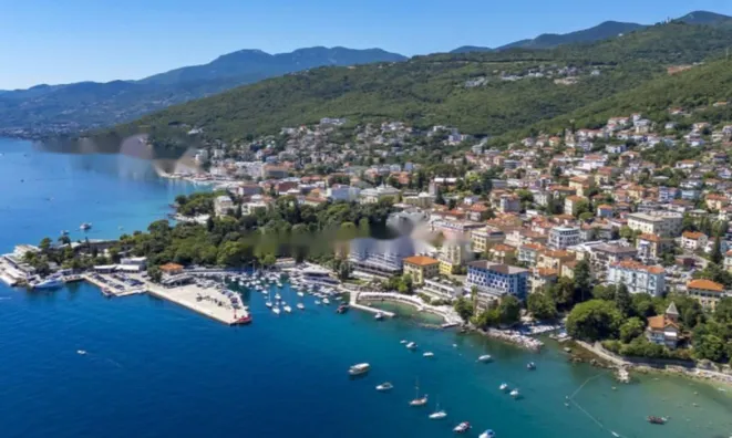 Недвижимость Двухкомнатная квартира в центре: 14