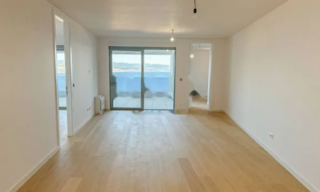 Недвижимость Трехкомнатная квартира в центре: 15