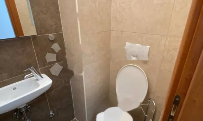 Недвижимость Трёхкомнатная квартира в центре: 8