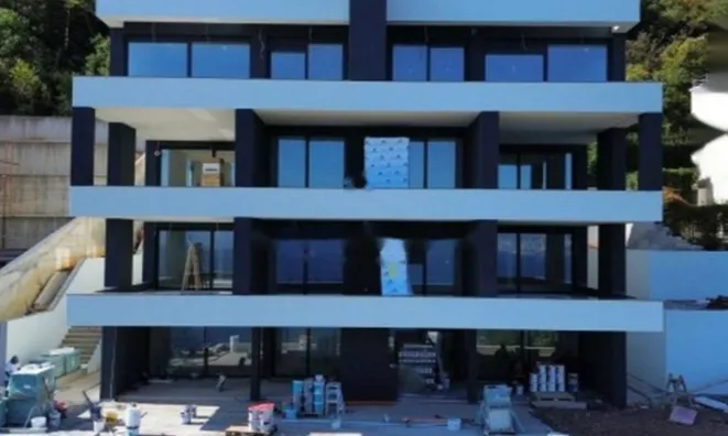 Недвижимость Трёхкомнатная квартира в центре: 2