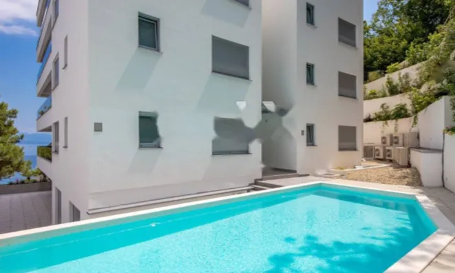 Недвижимость Трехкомнатная квартира Центр: 8