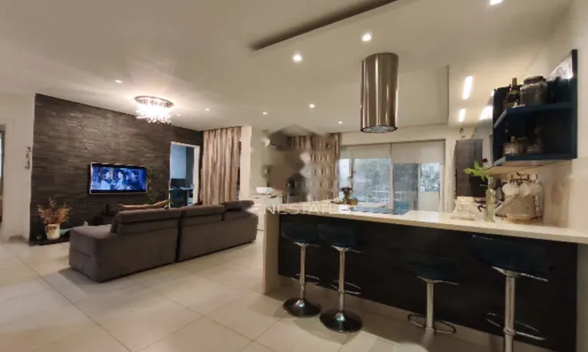 Недвижимость Primrose Central Apartments: 1