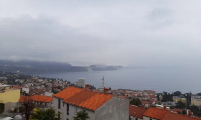 Недвижимость Трехкомнатная квартира в центре: 14