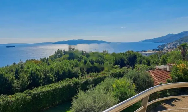 Недвижимость Четырехкомнатная квартира Побрии: 1