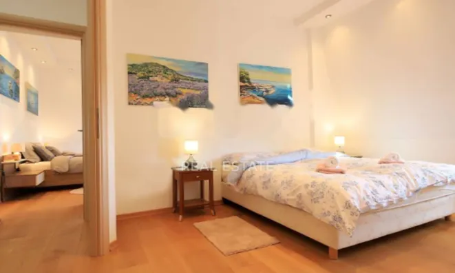 Недвижимость Четырёхкомнатная квартира в центре: 16