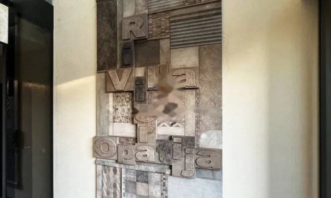 Недвижимость Трехкомнатная квартира в центре: 9