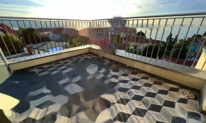 Недвижимость Трехкомнатная квартира в центре: 15