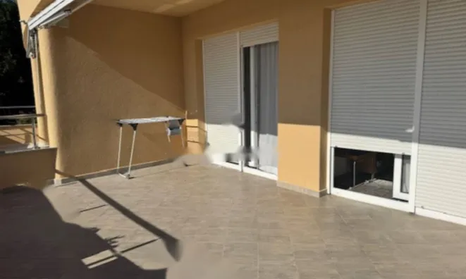 Недвижимость Двухкомнатная квартира в центре: 2