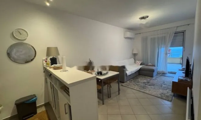 Недвижимость Двухкомнатная квартира в центре: 6