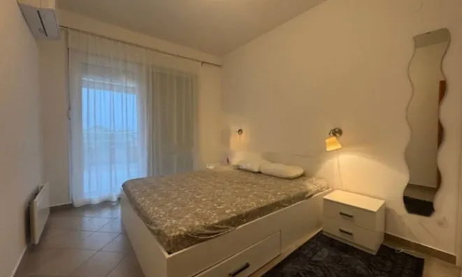 Недвижимость Двухкомнатная квартира в центре: 12