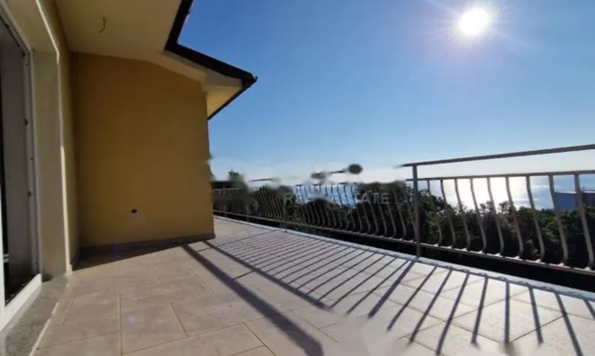 Недвижимость Дуплекс Побри, Опатия: 3