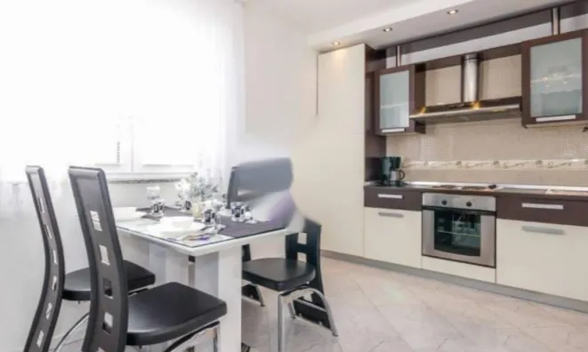 Недвижимость Четырехкомнатная квартира Ика: 3