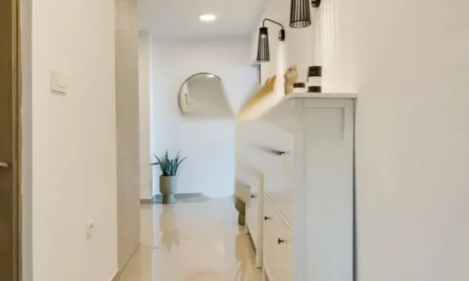 Недвижимость Трехкомнатная квартира Волоцко: 16