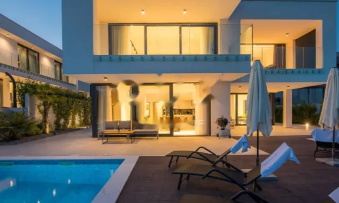 Недвижимость Семейный дом 269 м², нов.: 4