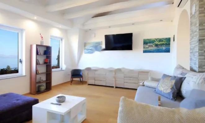 Недвижимость Четырехкомнатная квартира в центре: 5