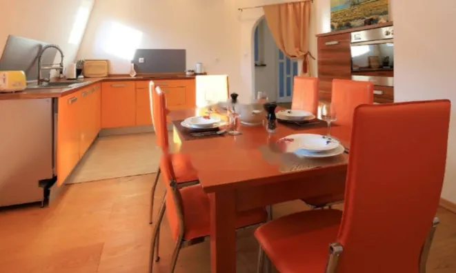 Недвижимость Четырехкомнатная квартира в центре: 12