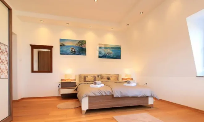 Недвижимость Четырехкомнатная квартира в центре: 19