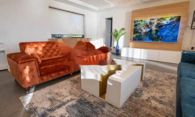 Недвижимость Четырёхкомнатная квартира Центр: 17