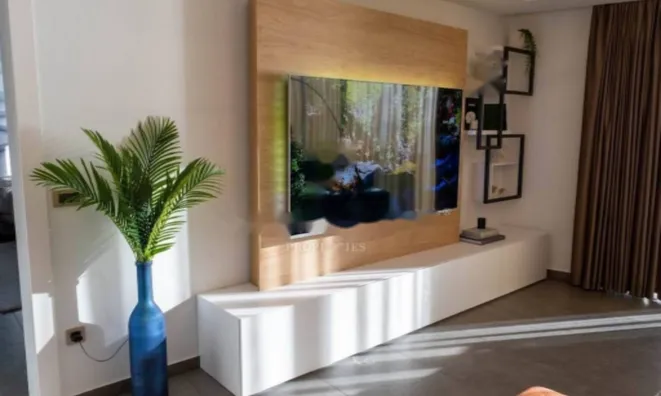 Недвижимость Четырёхкомнатная квартира Центр: 21