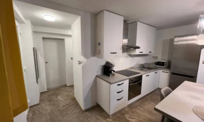 Недвижимость Двухкомнатная квартира Центр: 5