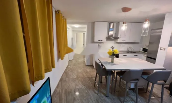 Недвижимость Двухкомнатная квартира Центр: 7