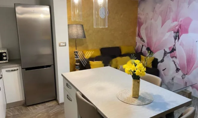 Недвижимость Двухкомнатная квартира Центр: 10