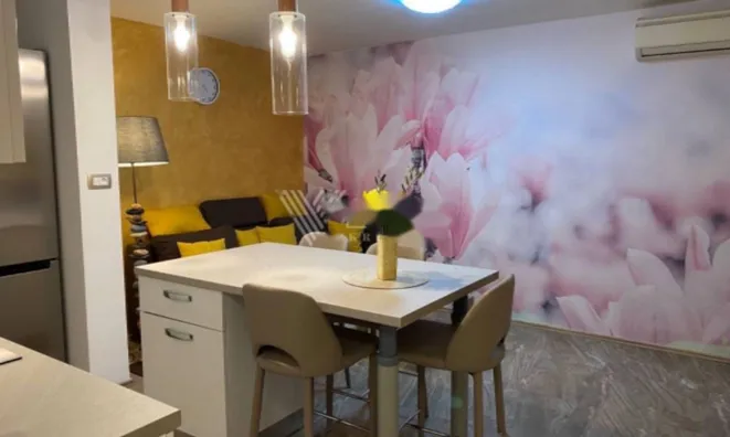 Недвижимость Двухкомнатная квартира Центр: 12