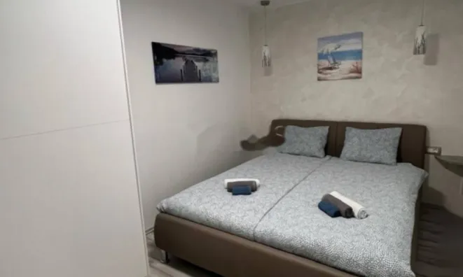 Недвижимость Двухкомнатная квартира Центр: 15