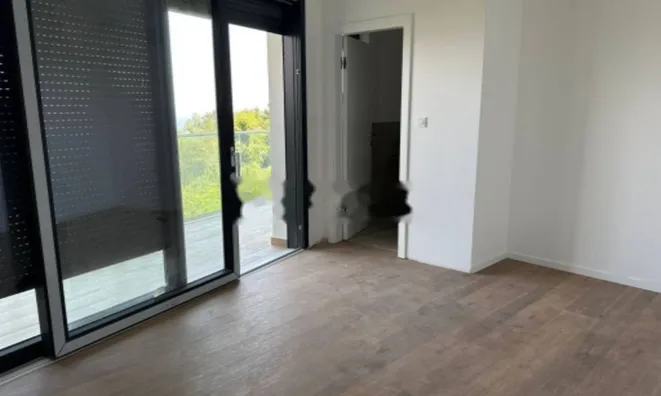 Недвижимость Четырехкомнатная квартира Ика: 2