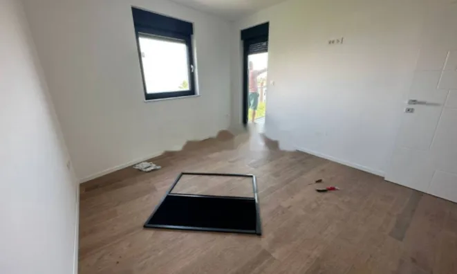 Недвижимость Четырехкомнатная квартира Ика: 4