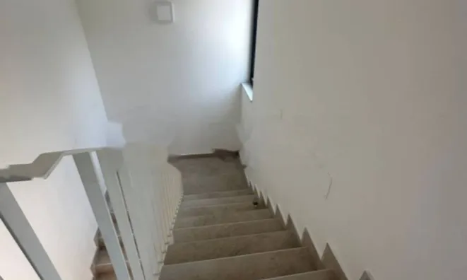 Недвижимость Четырехкомнатная квартира Ика: 11