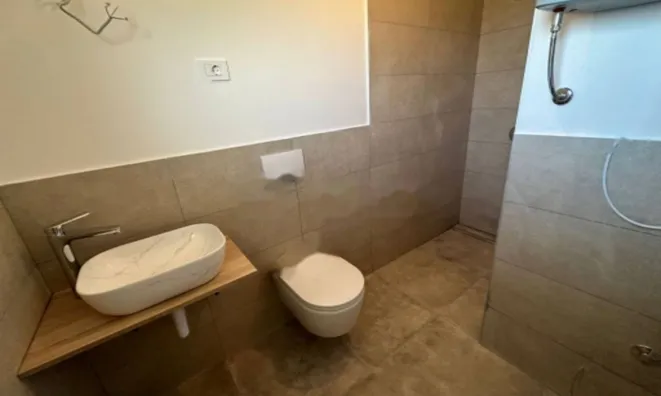 Недвижимость Четырехкомнатная квартира Ика: 12