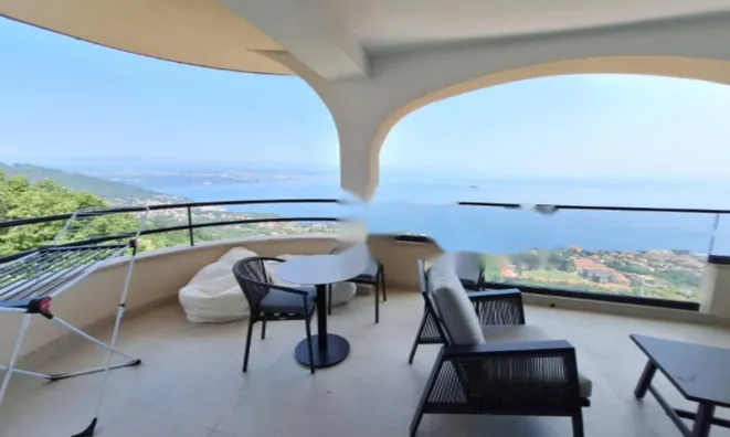 Недвижимость Трехкомнатная квартира в Добрече: 1