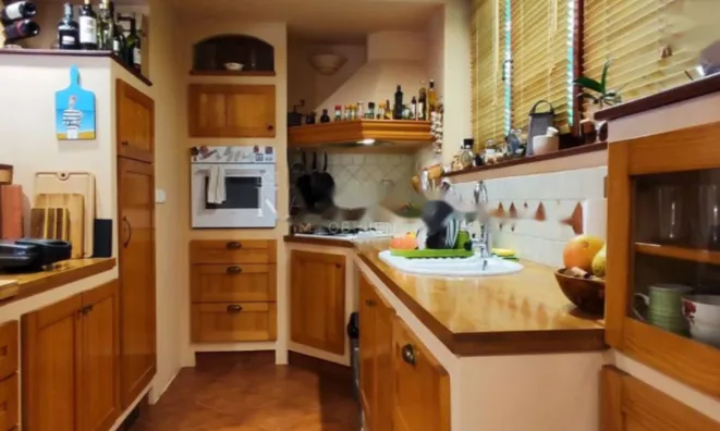 Недвижимость Четырехкомнатная квартира Центр: 3