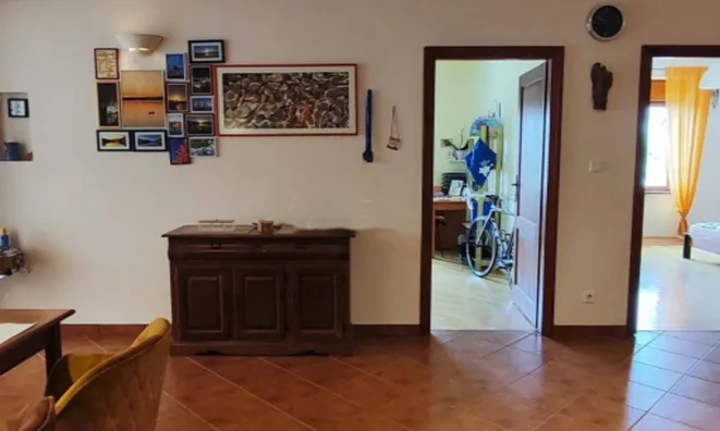 Недвижимость Четырехкомнатная квартира Центр: 5