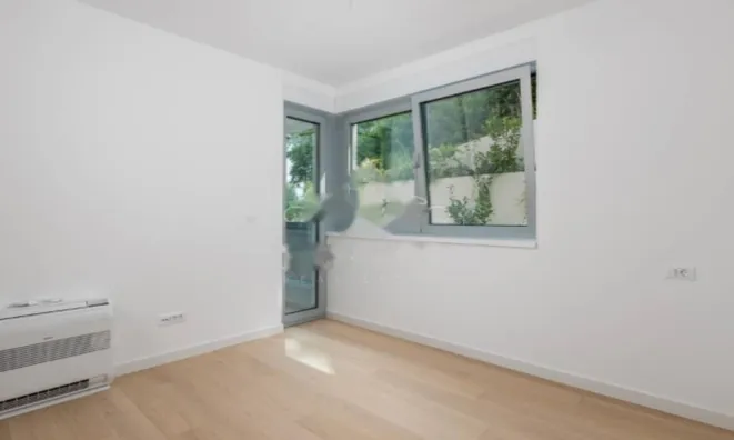 Недвижимость Трёхкомнатная квартира Центр: 13