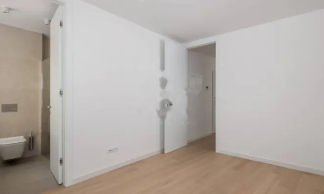 Недвижимость Трёхкомнатная квартира Центр: 16