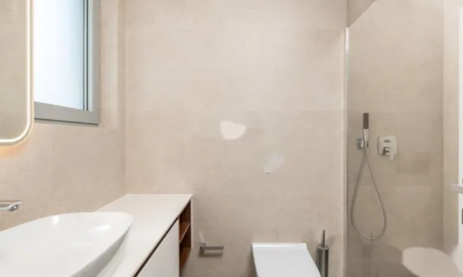 Недвижимость Трёхкомнатная квартира Центр: 18