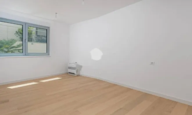 Недвижимость Трёхкомнатная квартира, Опатия: 8