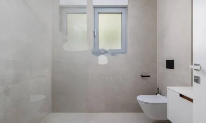 Недвижимость Трёхкомнатная квартира, Опатия: 20