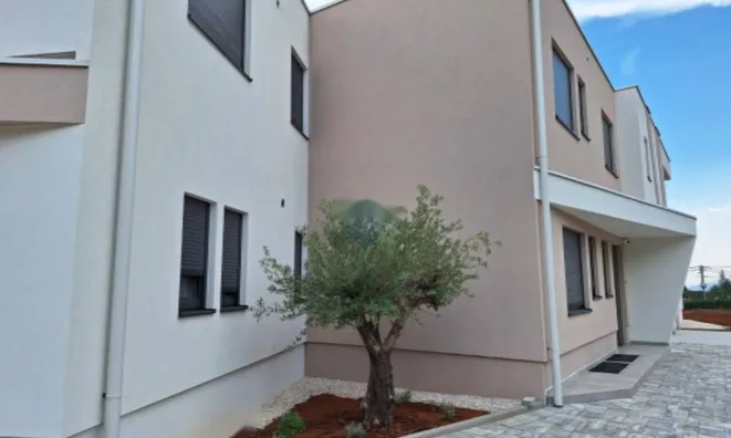 Недвижимость Четырехкомнатная квартира Побри: 10